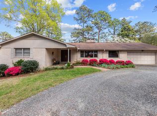 140 Pine Ridge Dr, Whispering Pines, NC 28327
