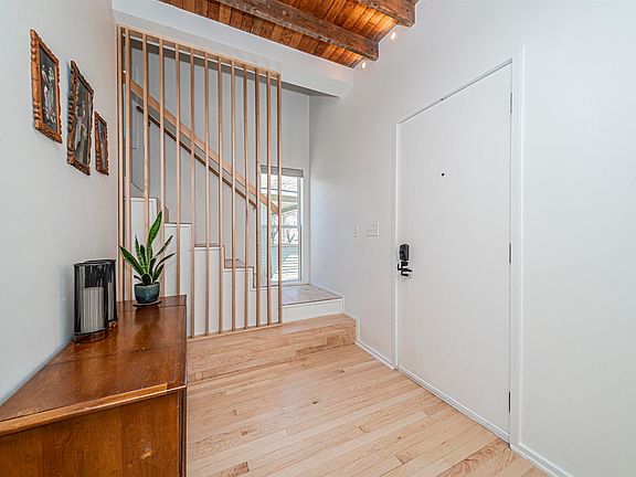 5th image of 1012 Pierre St