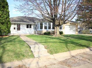 316 Ruth Pl, Clinton, IA 52732