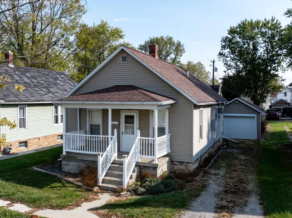 927 Wolfe Ave, Fremont, OH 43420