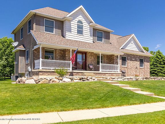 2nd image of 1579 Royal Crescent Dr