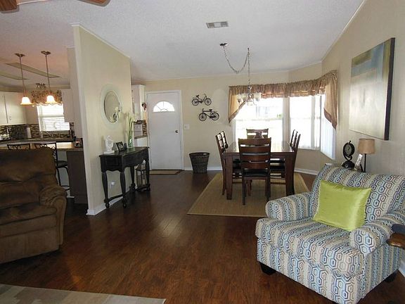4th image of 4415 Applegate Dr