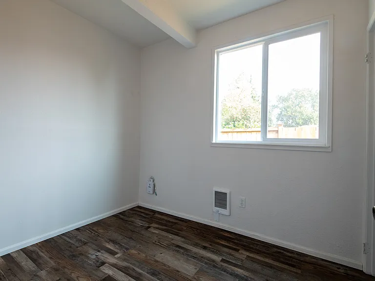 10261 Occidental Ave S — Photo 8