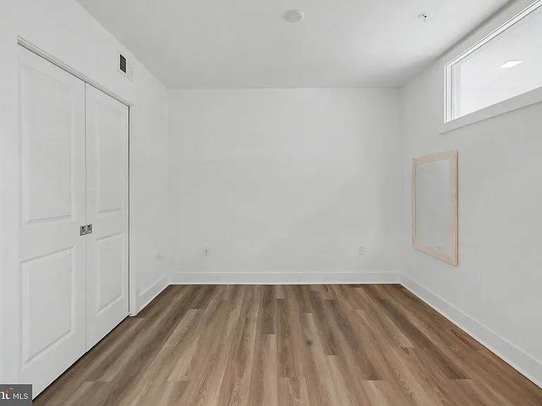 701 N Henry St #306 — Photo 38