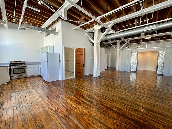 3rd image of 1800 Central St Ste 202