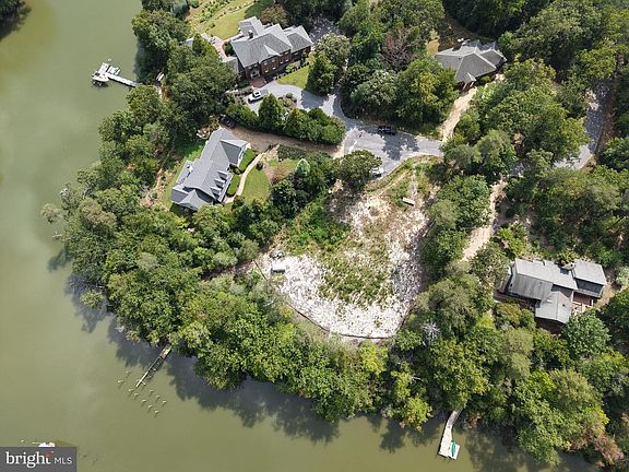 3rd image of 325 Old Mill Cove Rd