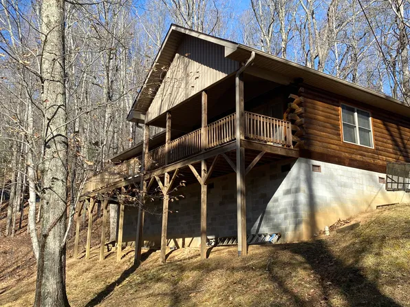 185 Smokies Rdg, Waynesville, NC 28786