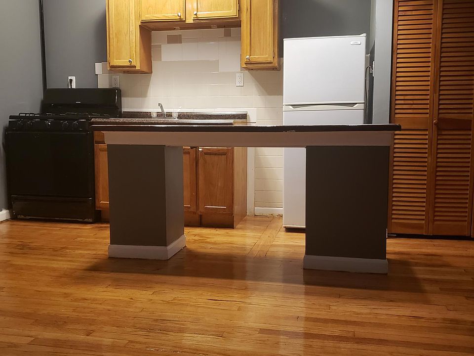1st image of 5442 S Harper Ave #210