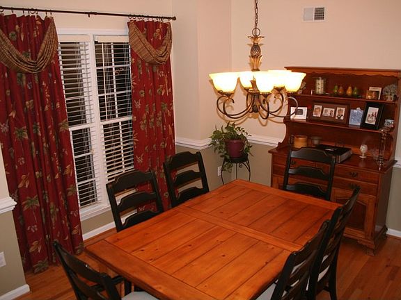 3rd image of 407 Wild Horse Creek Dr