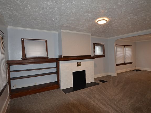 2nd image of 1120 Lexington Ave