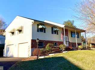 198 Hampton Dr, Birdsboro, PA 19508