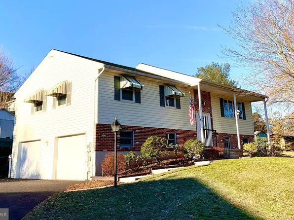 198 Hampton Dr, Birdsboro, PA 19508