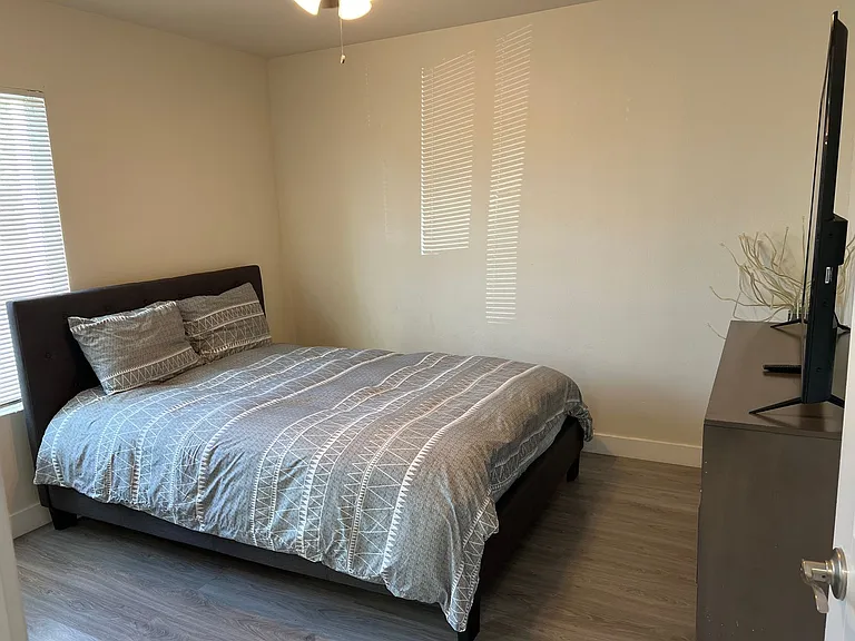 4553 Texas St — Photo 20