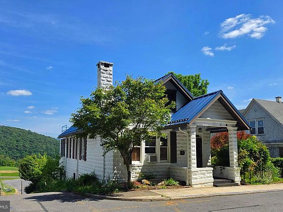 3rd image of 615 Piedmont Ave