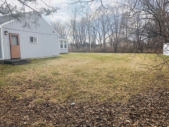 2nd image of 8916 Maple Dr #2