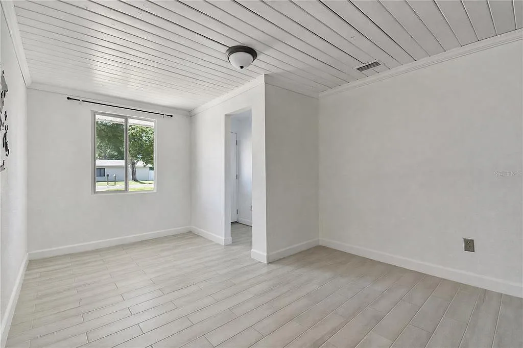 2 bed, 1.0 bath, 972 sqft, $2,000 — Photo 4
