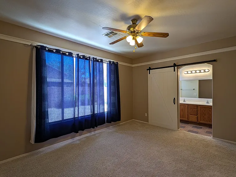 4236 E Oxford Ln — Photo 19