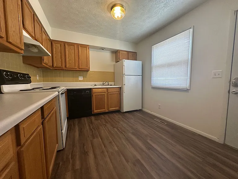 101 E Lincoln St — Photo 19