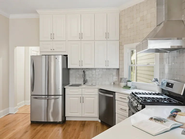 3053 N Seminary Ave #2 — Photo 6