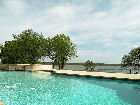 4th image of 3120 Lake Creek Dr