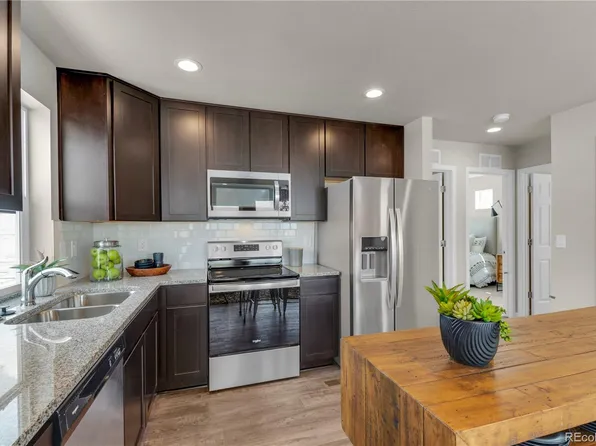 46550 Avery Lane, Bennett, CO 80102