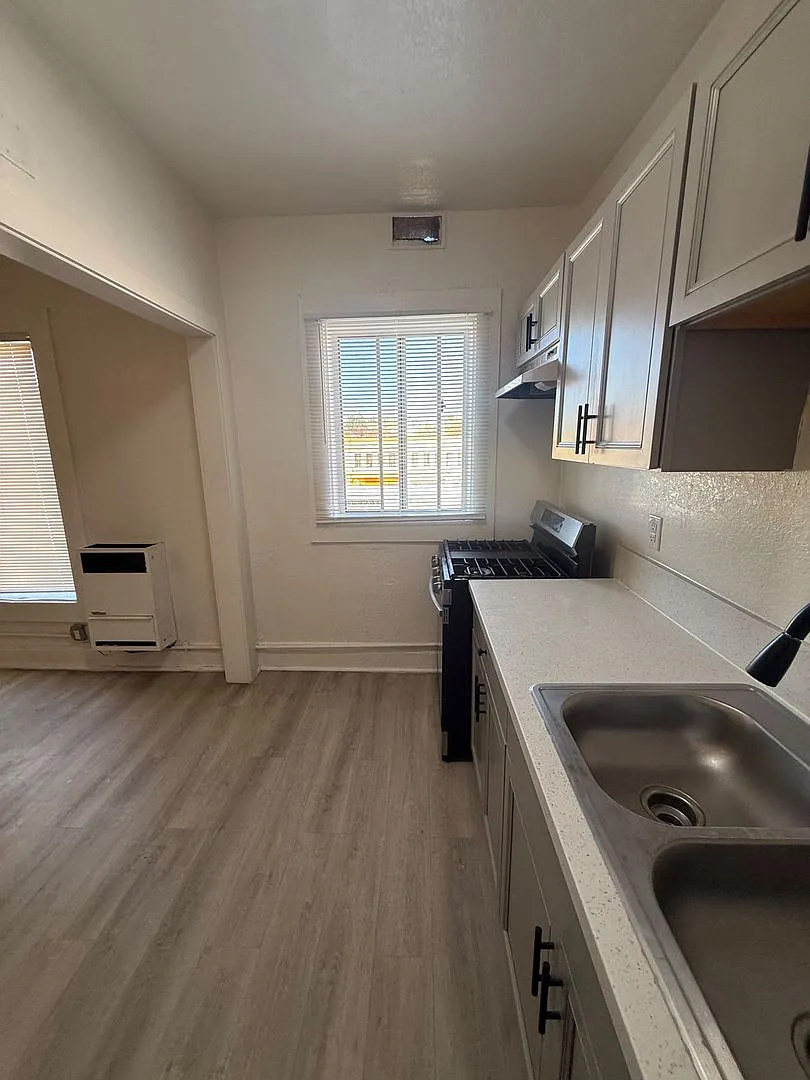 718 S. Alvarado St. — Photo 4