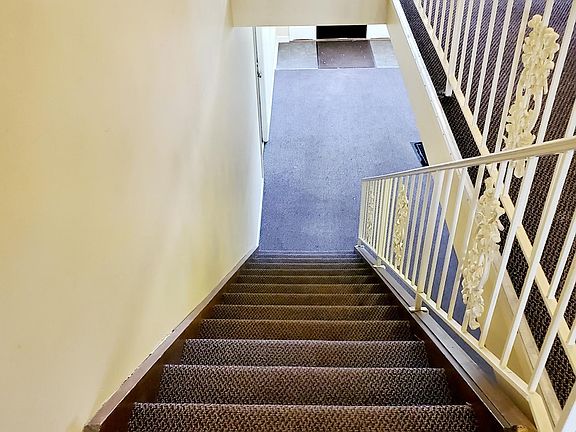 4th image of 203 Flanders Ct #9