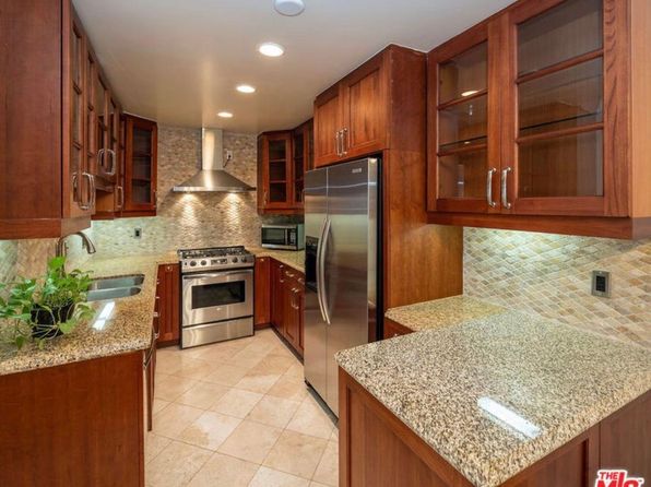 1154 S Barrington Ave APT 117