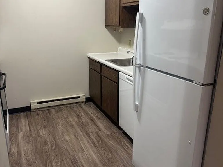 557 E Park Ave — Photo 2