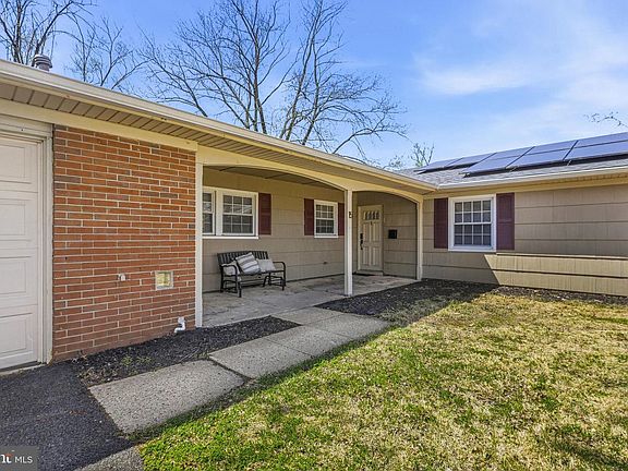 4th image of 15 Club Ridge Ln