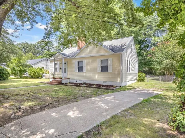 26 Rugby Rd, Newport News, VA 23606