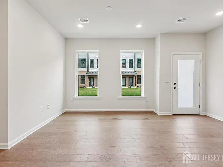 214 Jessie Pl — Photo 6