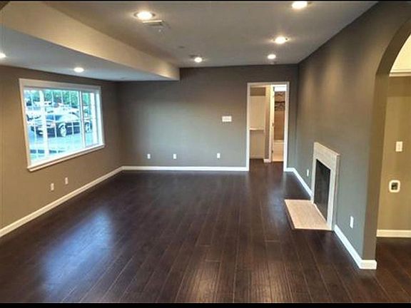 2nd image of 1441 Peach Pl