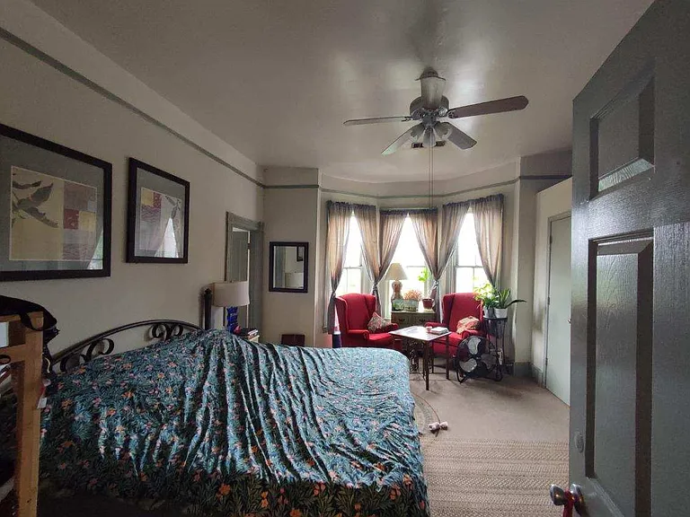 320 W Hall St #B — Photo 11