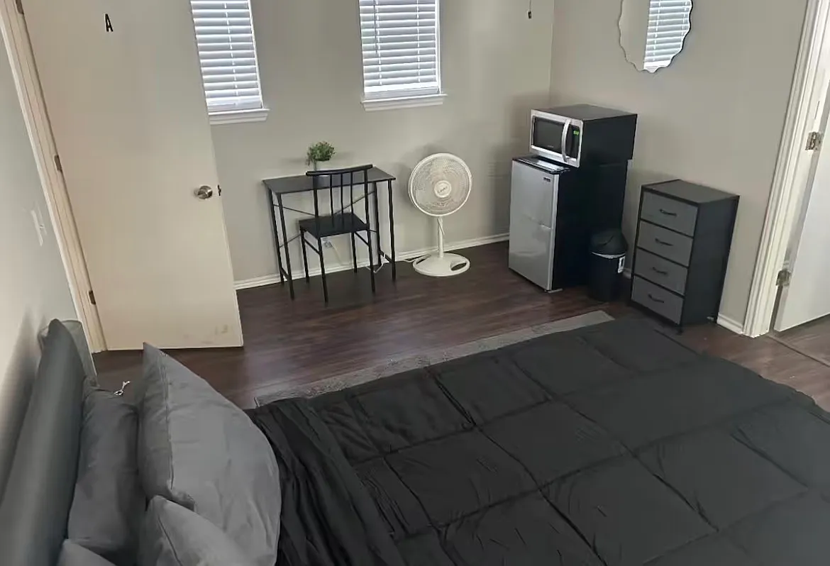3 bed, 2.5 bath, 2784 sqft, $750 — Photo 4