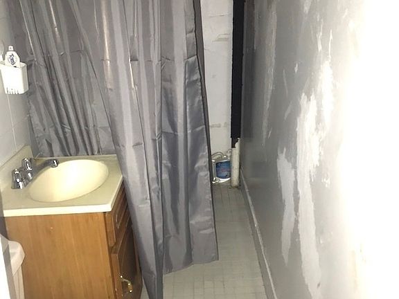 5th image of 30-40 32nd St #4A