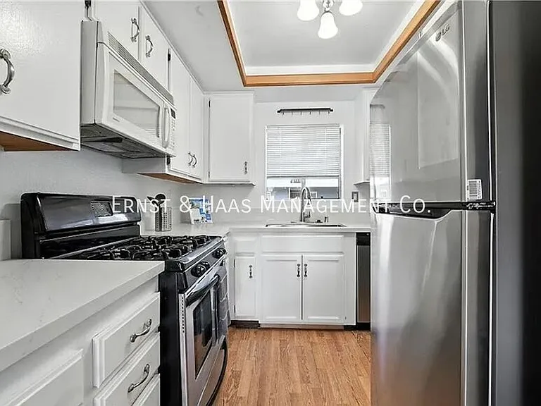 955 E 3rd St #304 — Photo 7