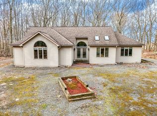 1209 Acacia Dr, Hawley, PA 18428