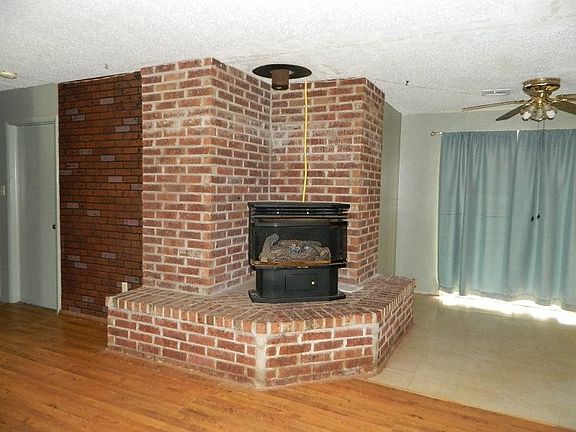 5th image of 4808 NW Hoover Ave