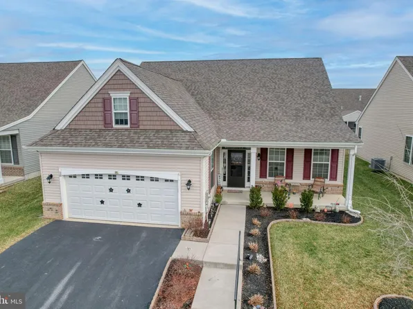 28 Pegasus Ln, Smyrna, DE 19977