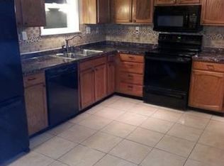 883 Charlton St, Southbridge, MA 01550