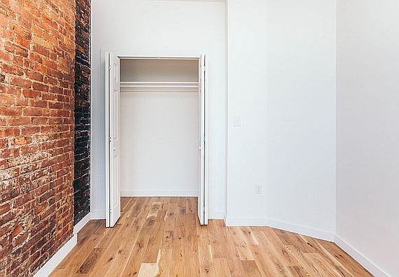 2nd image of 459 Chauncey St APT 3R