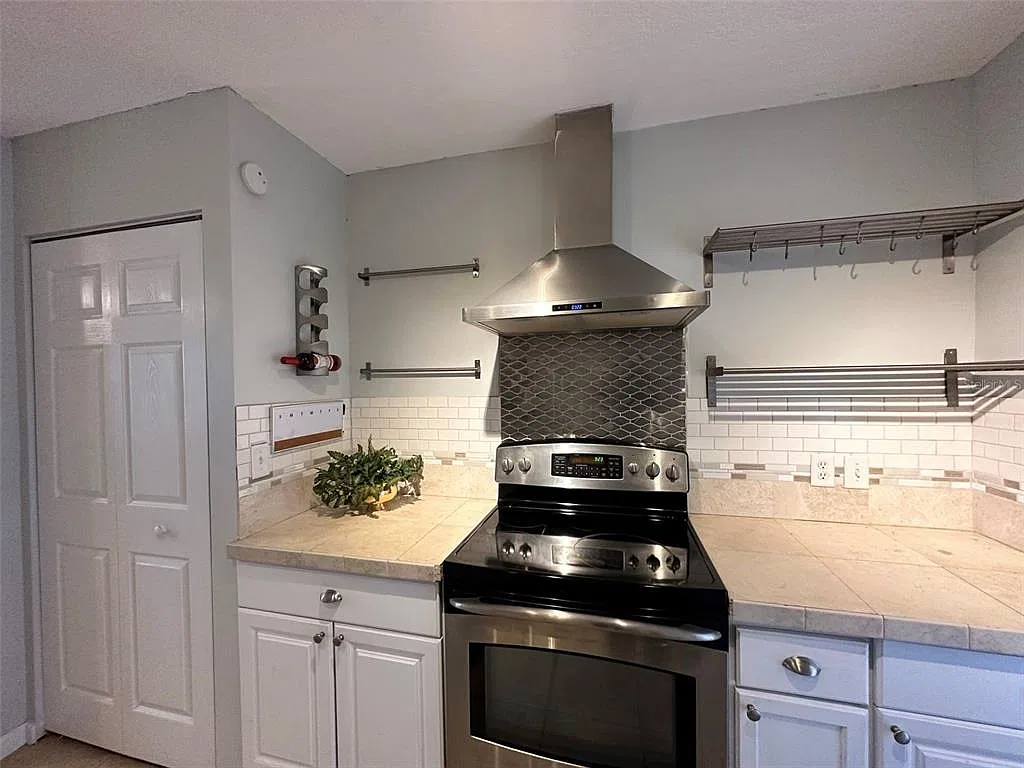 3 bed, 2.0 bath, 1203 sqft, $1,595 — Photo 4