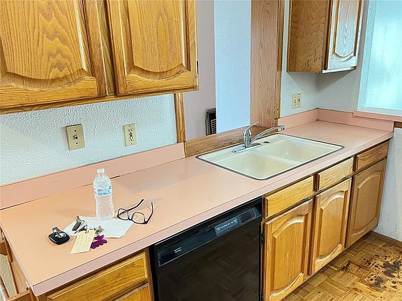 5th image of 1476 Vicks Dr