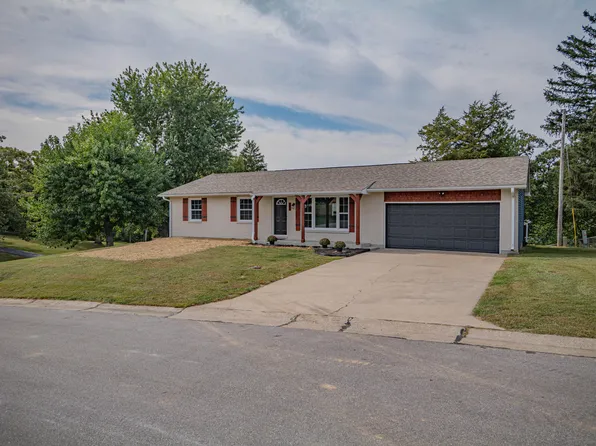 201 Green Hills Dr, Moberly, MO 65270
