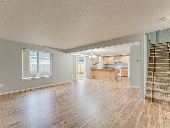3rd image of 4407 NE 135th Ct