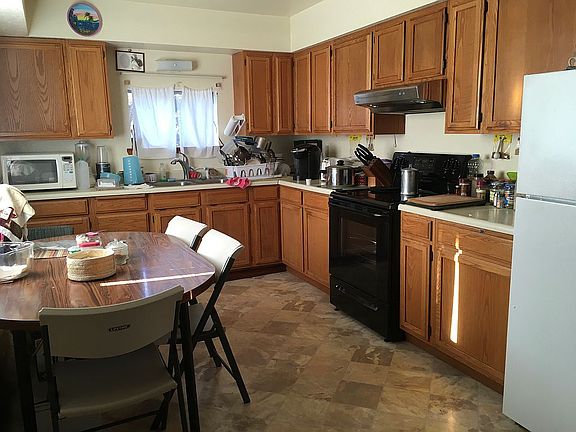 5th image of 117 W C St