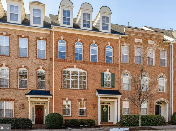 120 Fortnightly Blvd, Herndon, VA 20170