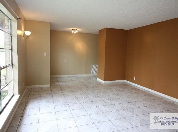 5th image of 1264 Duranta Ln