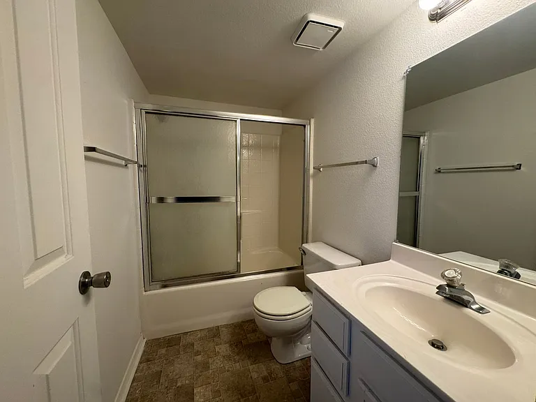 1344 Park Ln — Photo 5